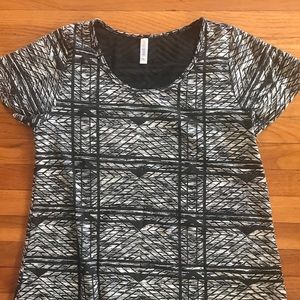Lularoe Classic Tee XL